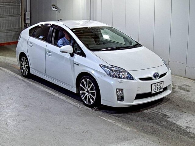 TOYOTA PRIUS 2011
