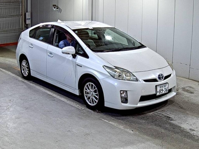 TOYOTA PRIUS 2011