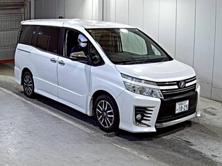 TOYOTA VOXY 2015
