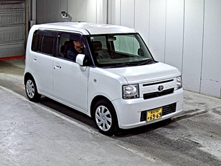 DAIHATSU MOVE CONTE 2011