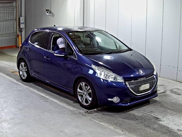PEUGEOT 208 2014