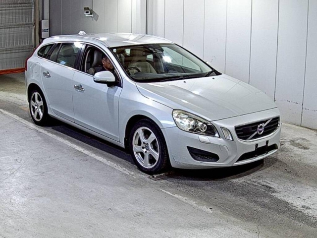 VOLVO V60 2012