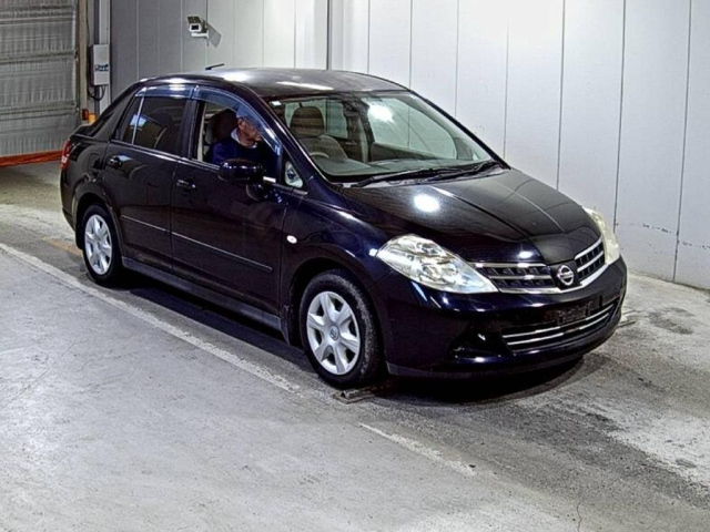 NISSAN TIIDA LATIO 2011