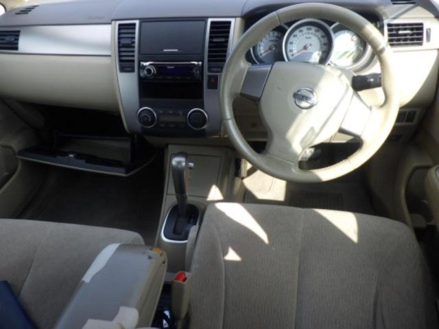 NISSAN TIIDA LATIO 2011