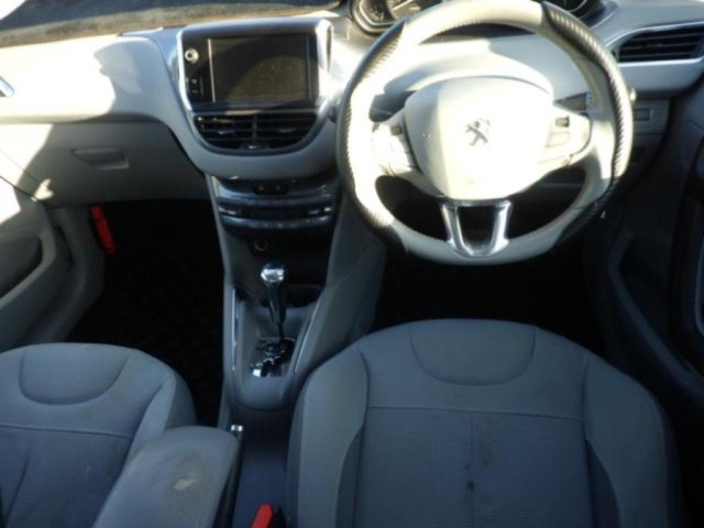 PEUGEOT 208 2014