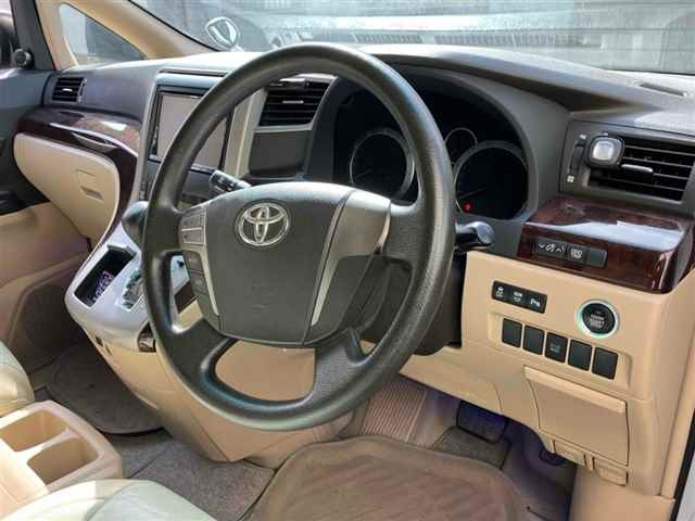 TOYOTA VELLFIRE 2012