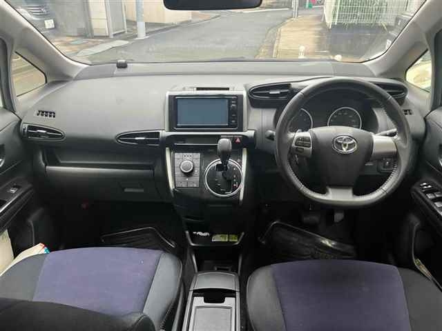 TOYOTA WISH 2015