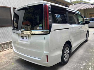 TOYOTA NOAH 2018