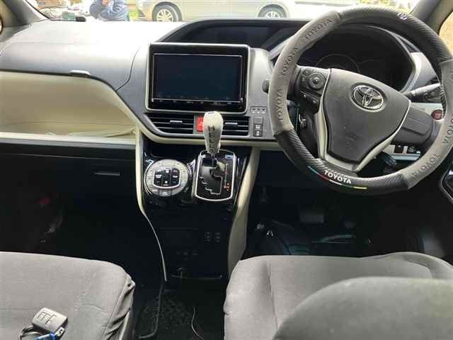 TOYOTA NOAH 2018