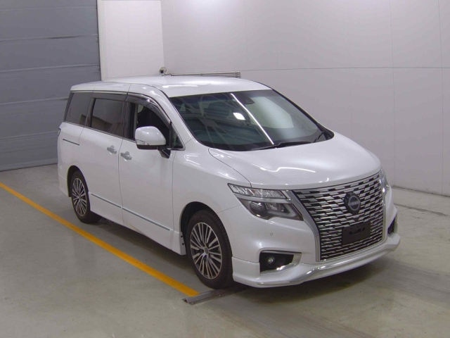 NISSAN ELGRAND 2022