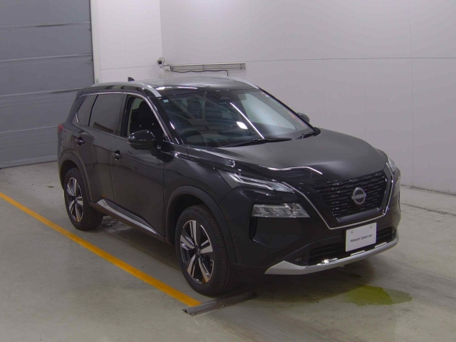 NISSAN X-TRAIL 2025