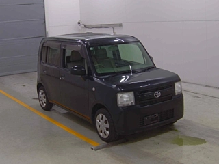 TOYOTA PIXIS SPACE 2015