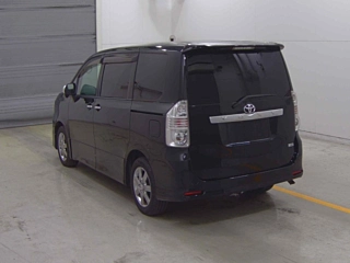 TOYOTA VOXY 2009