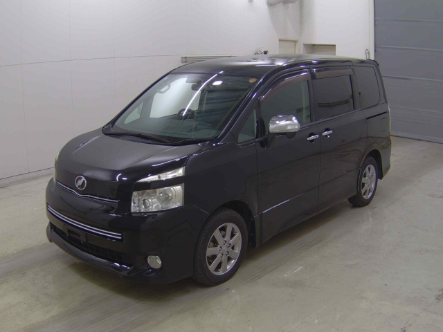 TOYOTA VOXY 2009