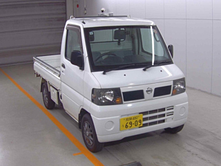 NISSAN CLIPPER TRUCK 2010