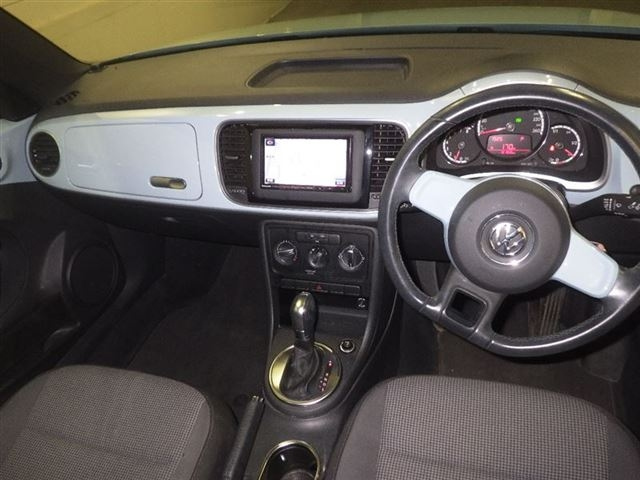 VOLKSWAGEN THE BEETLE 2015