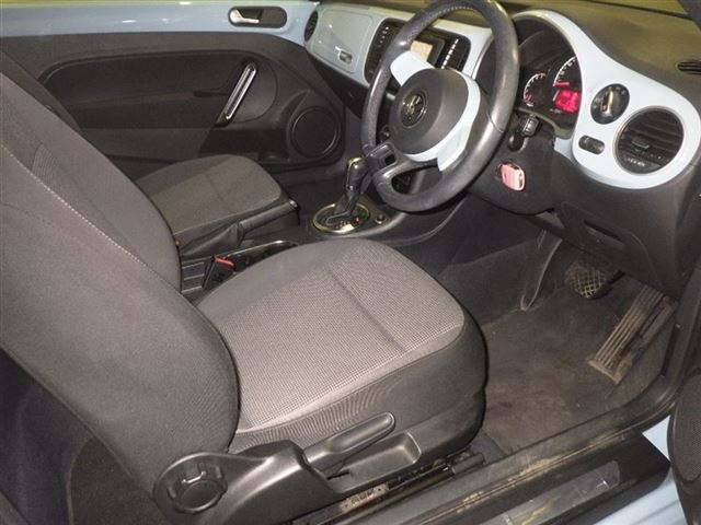 VOLKSWAGEN THE BEETLE 2015