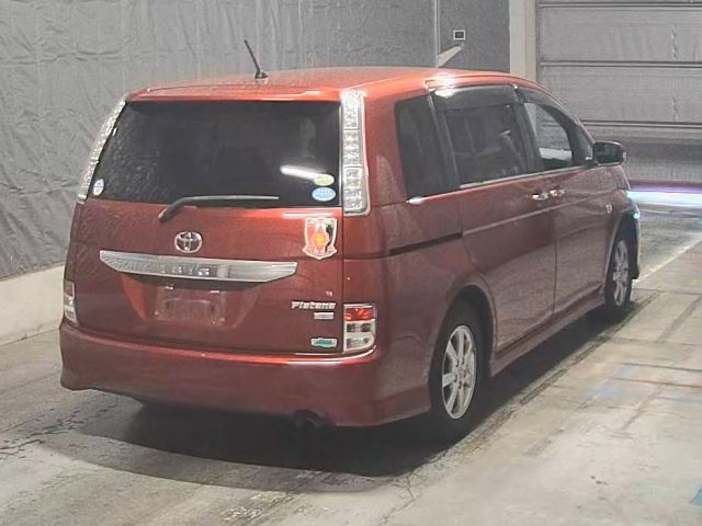 TOYOTA ISIS 2012