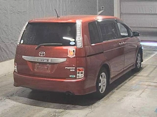 TOYOTA ISIS 2012