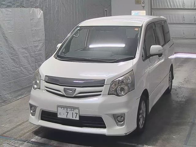 TOYOTA NOAH 2012