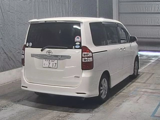 TOYOTA NOAH 2012