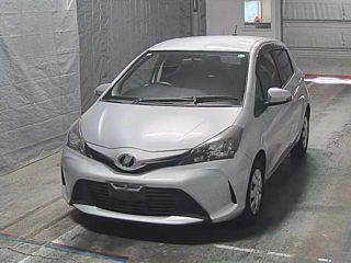 TOYOTA VITZ 2015