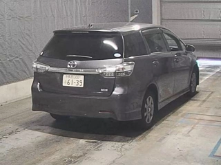 TOYOTA WISH 2013