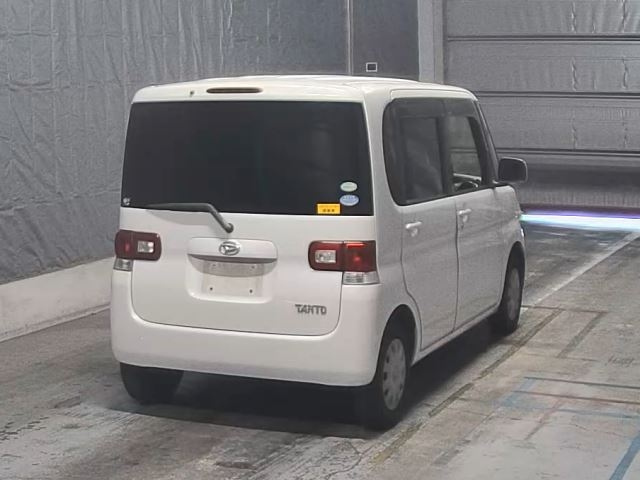 DAIHATSU TANTO 2008