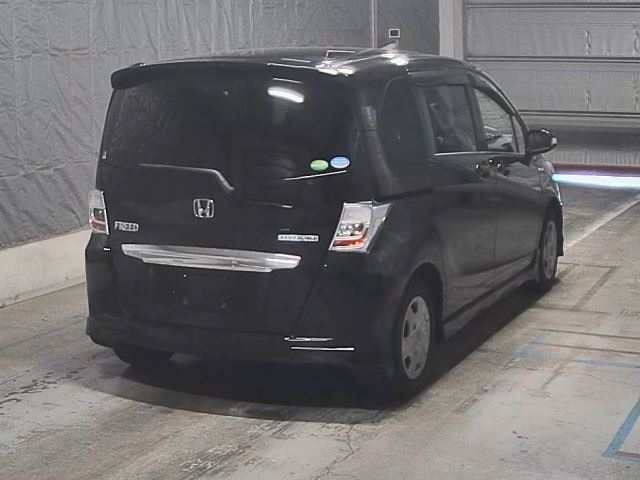 HONDA FREED 2013