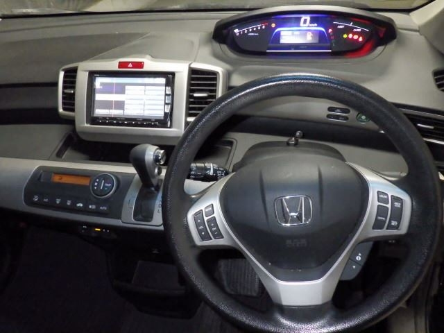 HONDA FREED 2013