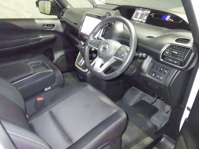 NISSAN SERENA 2019