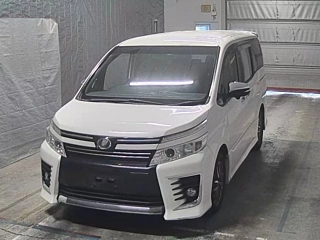 TOYOTA VOXY 2015