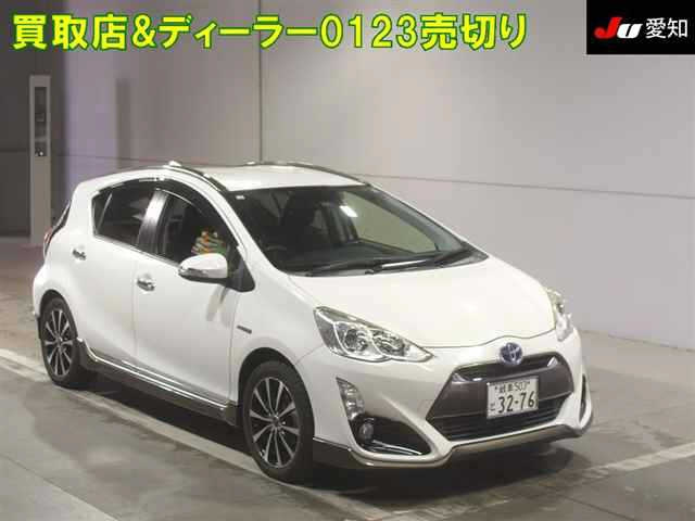 TOYOTA AQUA 2015