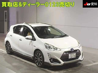 TOYOTA AQUA 2015