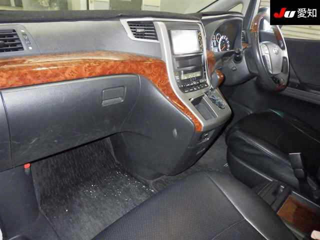 TOYOTA VELLFIRE 2010