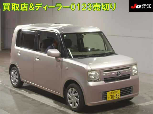 TOYOTA PIXIS SPACE 2013