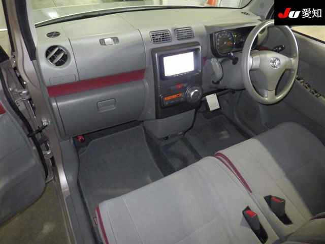 TOYOTA PIXIS SPACE 2013