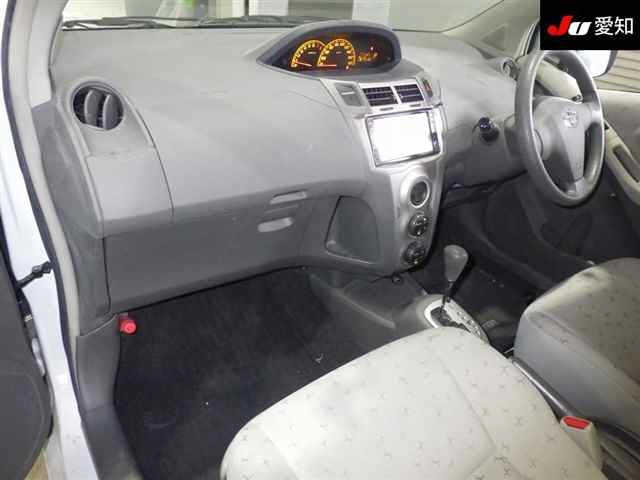 TOYOTA VITZ 2009