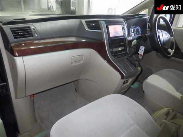 TOYOTA VELLFIRE 2008