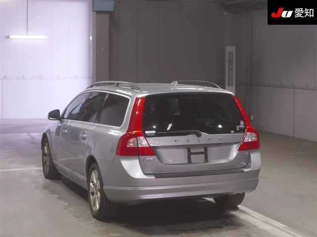 VOLVO V70 2008