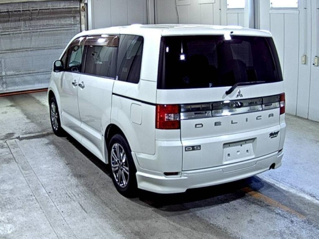 MITSUBISHI DELICA D5 2008