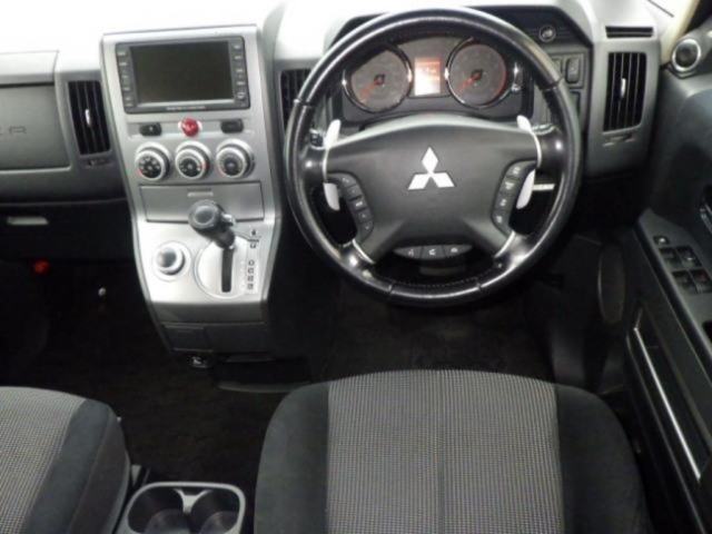 MITSUBISHI DELICA D5 2008