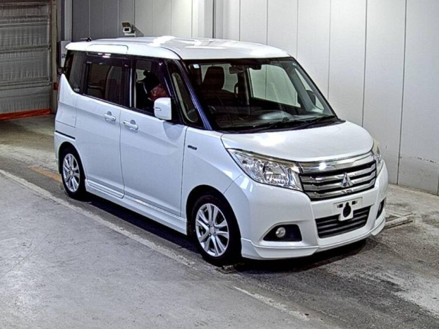 MITSUBISHI DELICA D2 2016