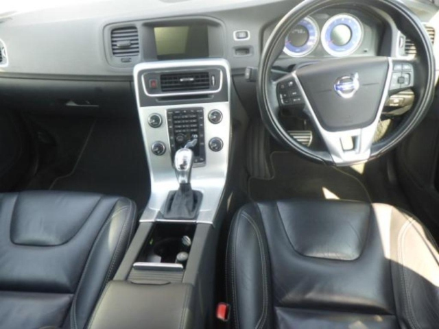 VOLVO V60 2013