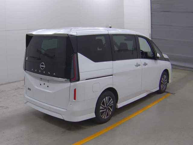 NISSAN SERENA 2023