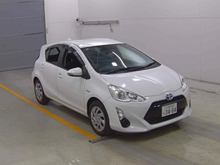 TOYOTA AQUA 2015