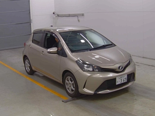 TOYOTA VITZ 2016