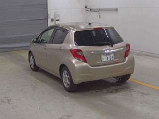TOYOTA VITZ 2016