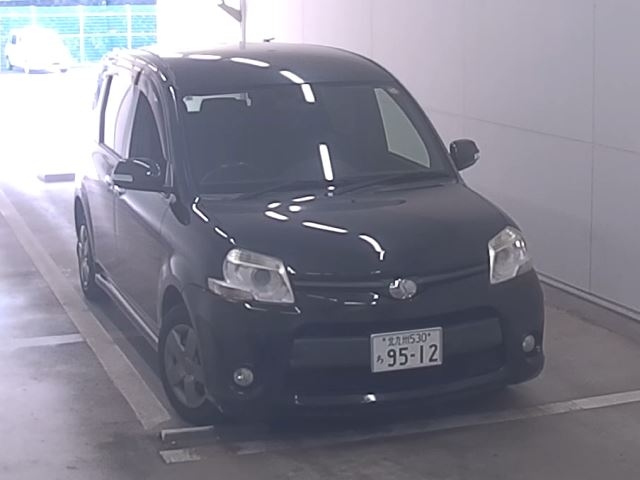 TOYOTA SIENTA 2014