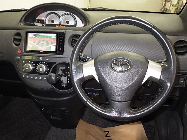TOYOTA SIENTA 2014